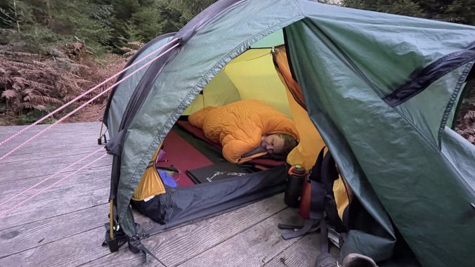 The Bösellbach Camp :: testing the new yellow sleeping bag